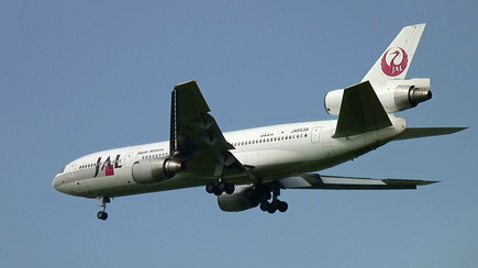 JAL-DC10-2005-1.jpg
